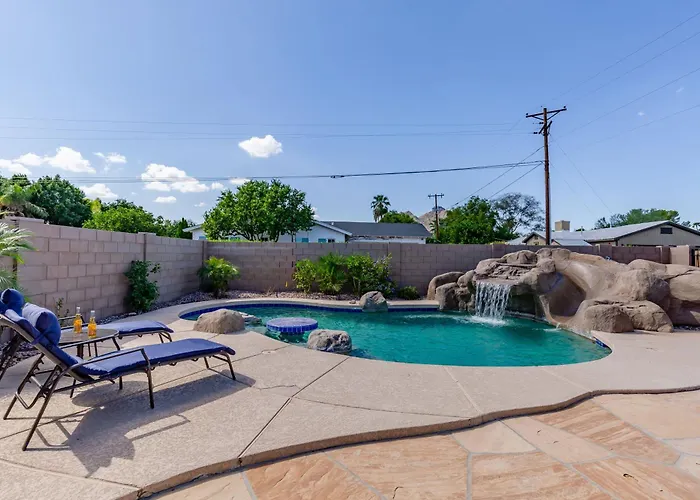 Azure - Sparkling Pool - Pool Table - In Old Town * Scottsdale